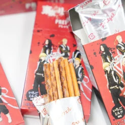 Tokyo Revengers - Bretzels Lait Fraise (avec Sticker) -Style Japonais Boutique TokyoRevengersPretzelsAnimeJapaneseSnacksYattaJapan1